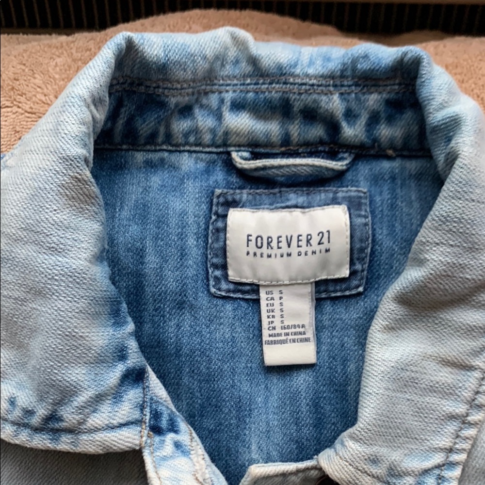 Forever 21 Blue Premium Denim Jacket Size Small - Picture 1 of 6